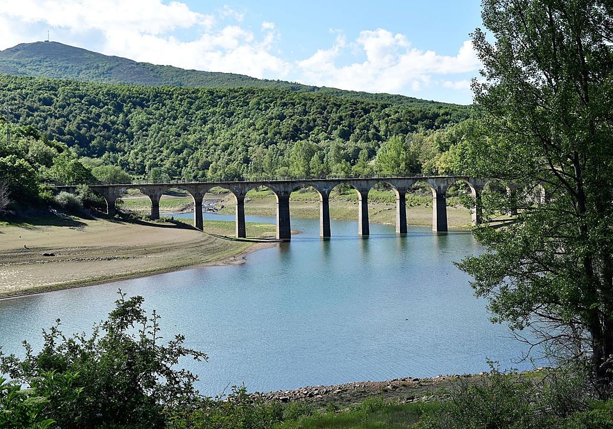 Embalse de Requejada.