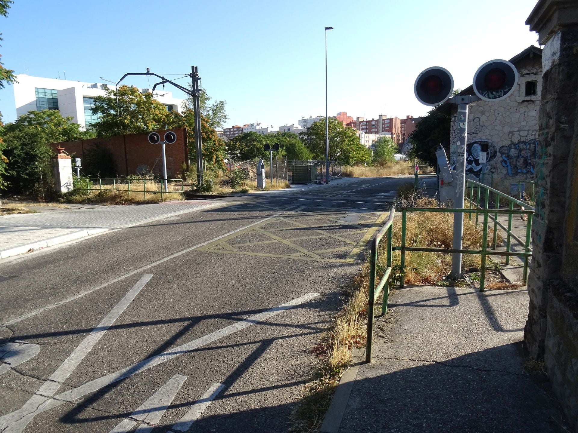 El desmontaje de la vía de mercancía de la línea Ariza