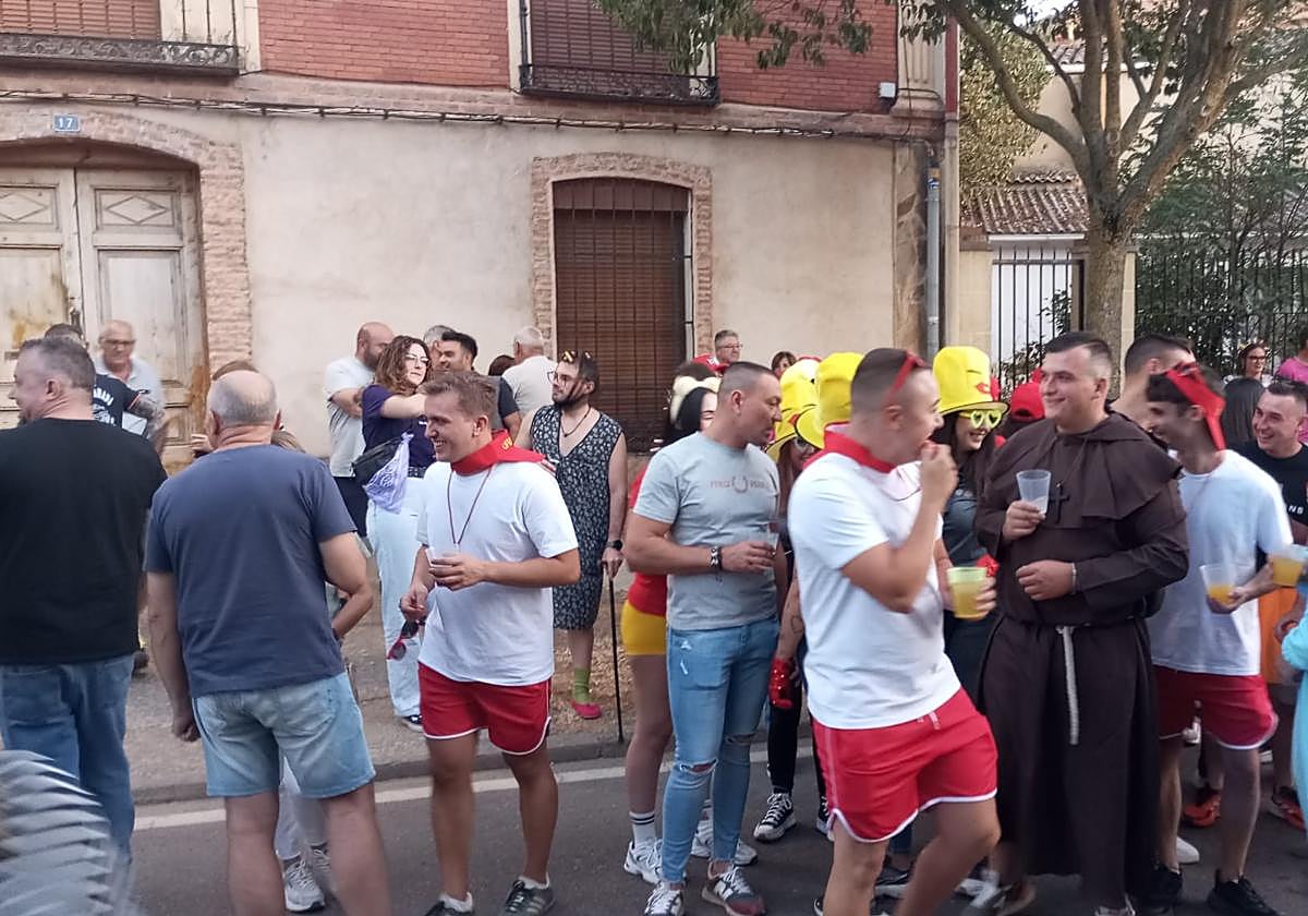 Las peñas fueron las grandes protagonistas del inicio de las fiestas