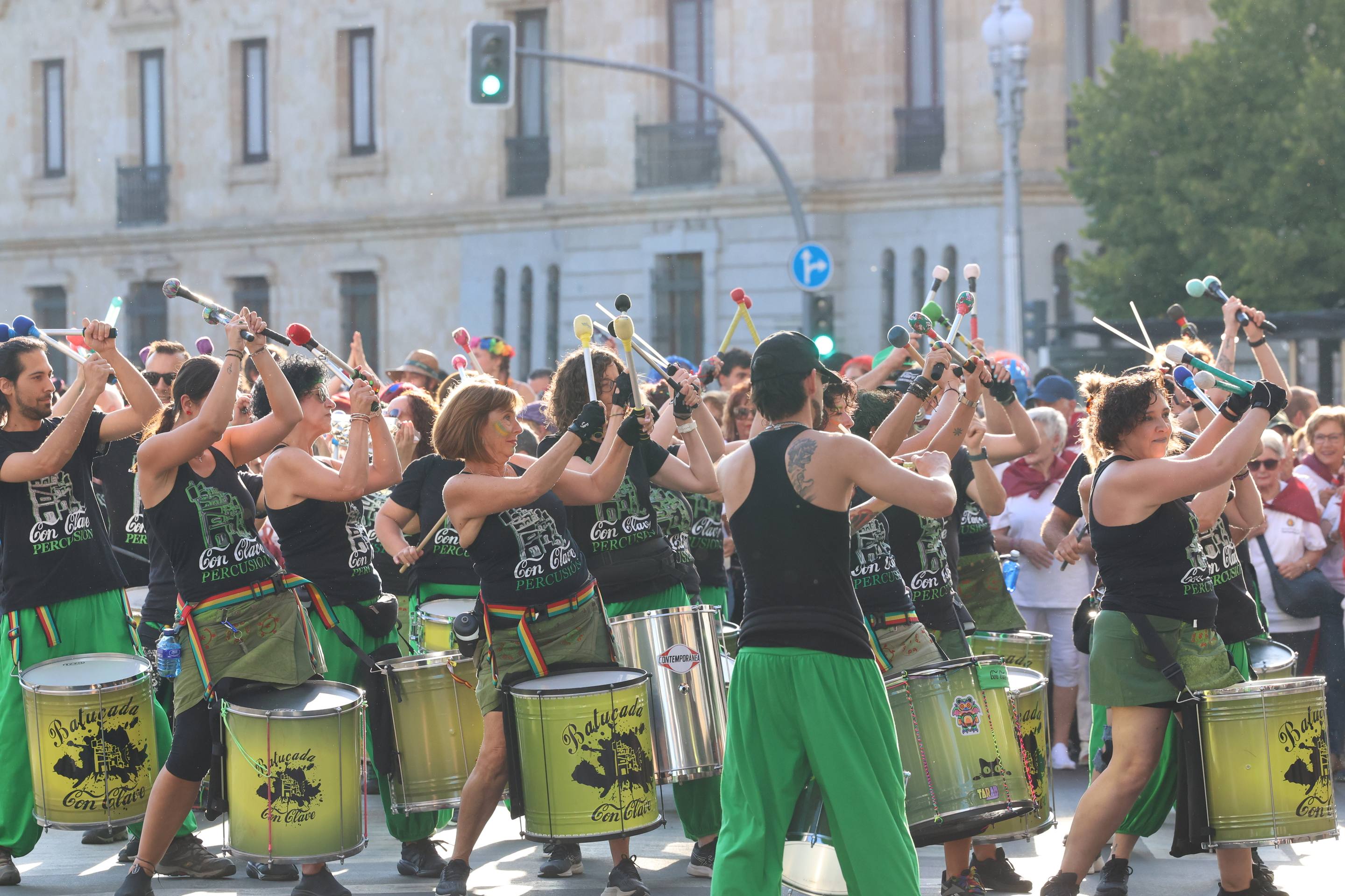 Las mejores imágenes del desfile de peñas de las Fiestas de Valladolid 2025