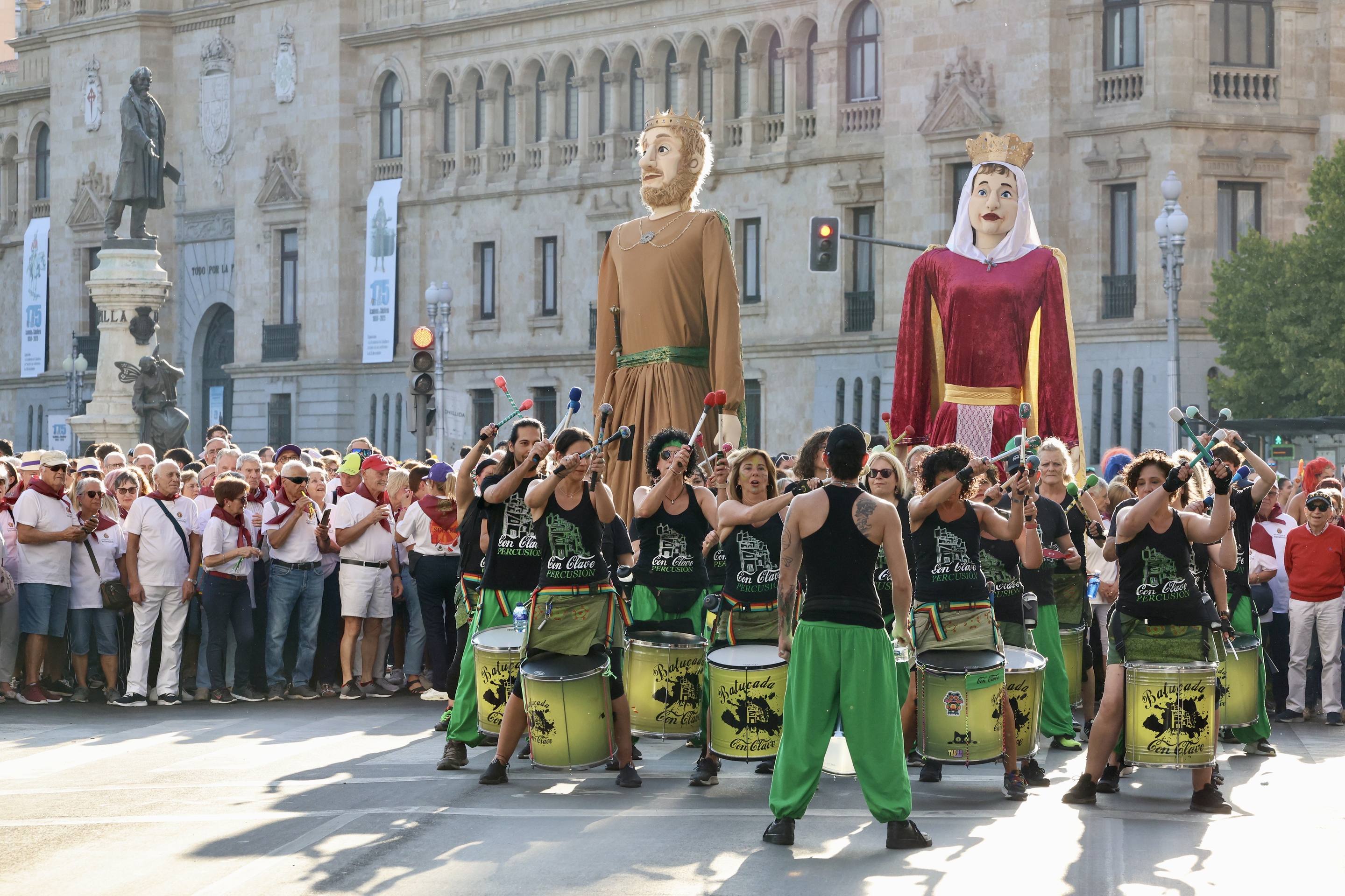 Las mejores imágenes del desfile de peñas de las Fiestas de Valladolid 2025