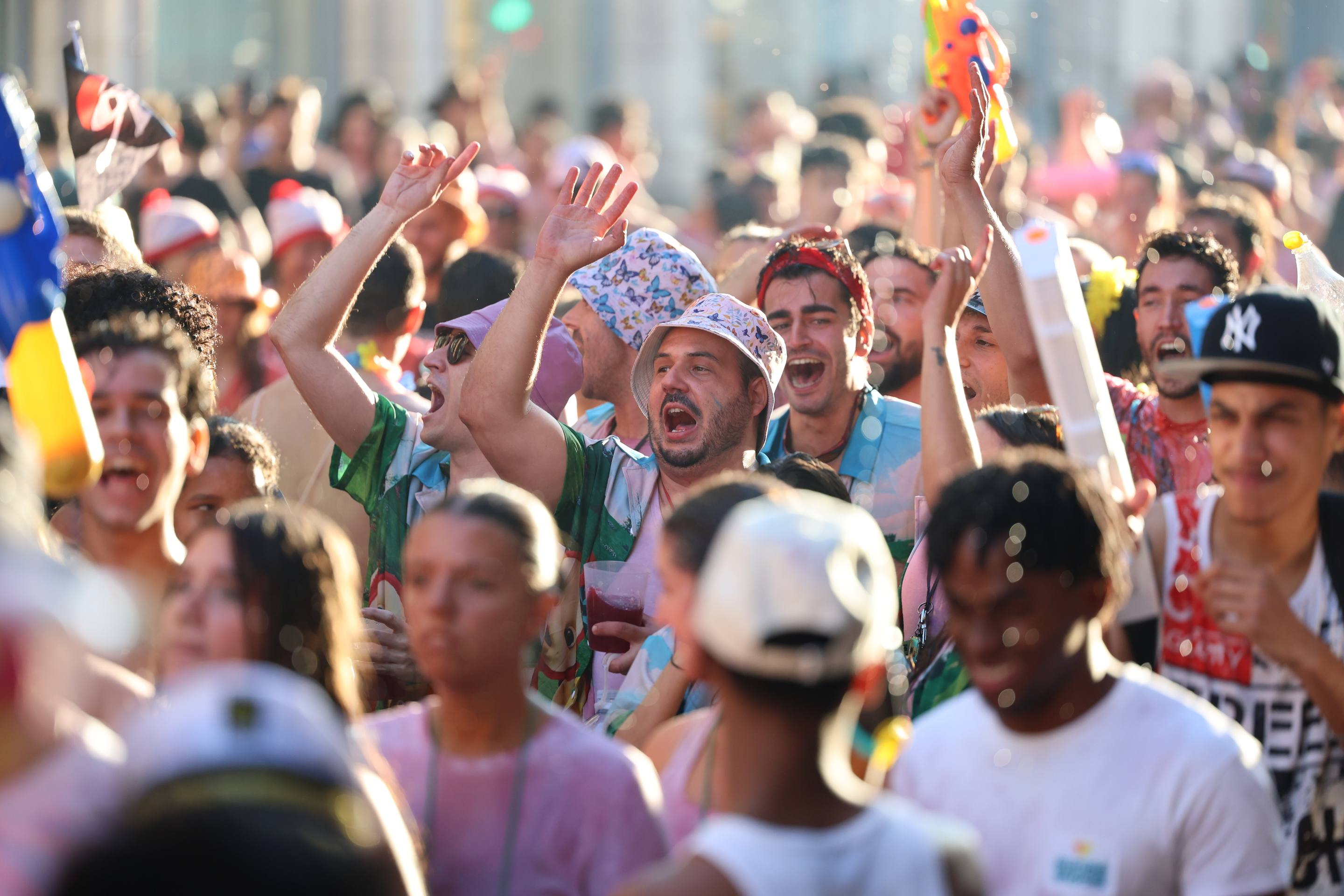 Las mejores imágenes del desfile de peñas de las Fiestas de Valladolid 2025