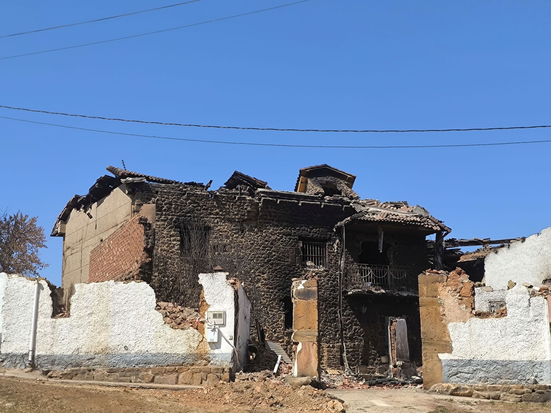 San Pedro de Cansoles avanza en su reconstrucción tras las llamas