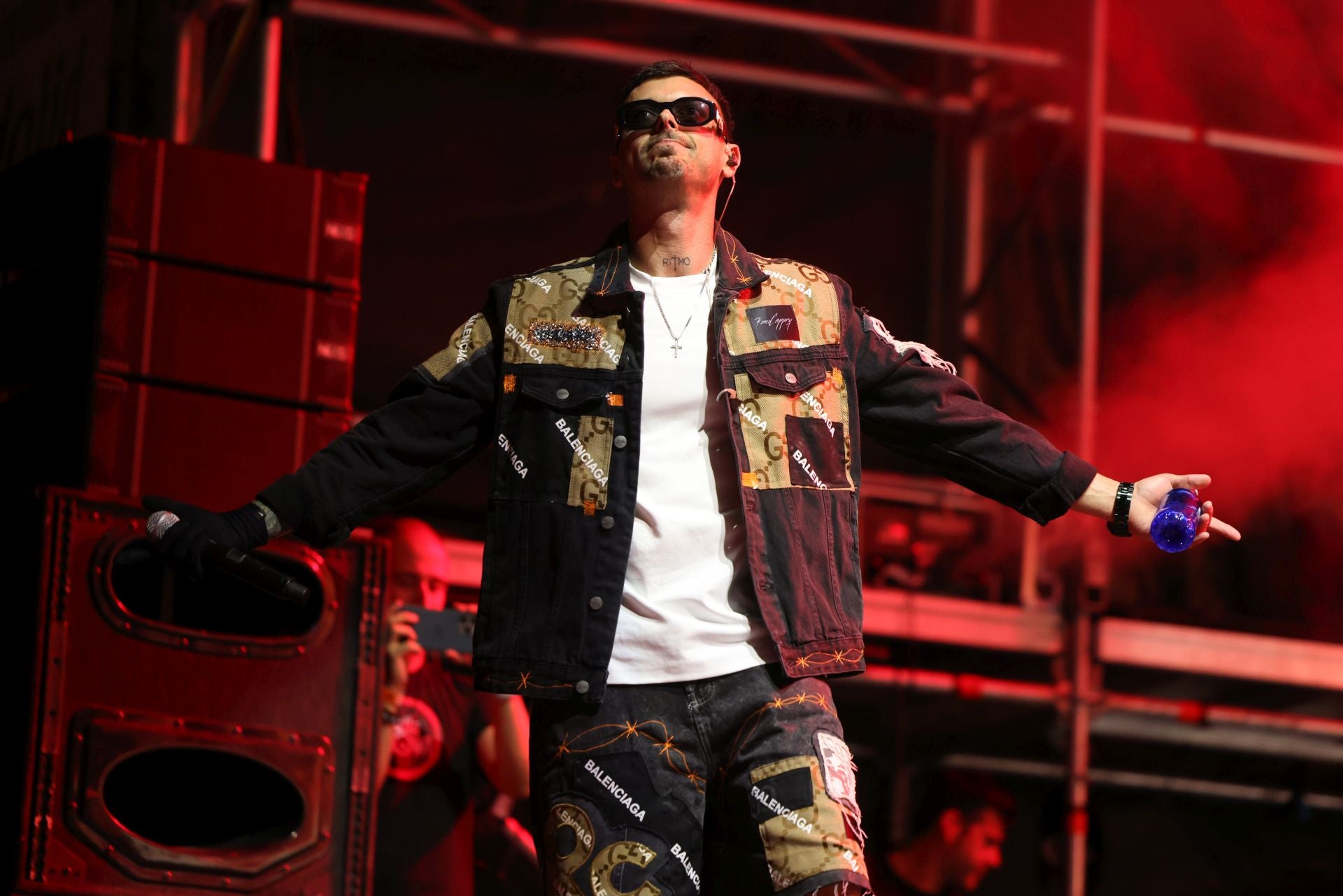 El concierto de Eleká The Class, el telonero de Beret, en imágenes