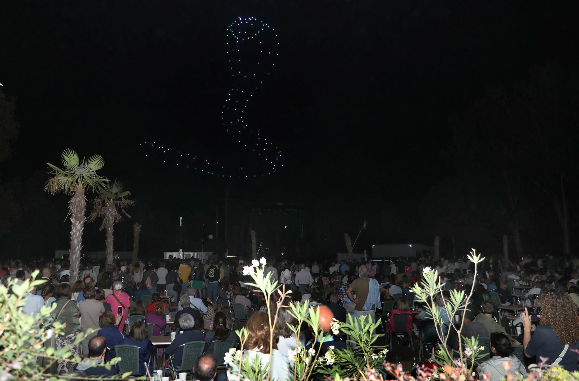 Los drones que hacen el cielo iluminado y silencioso