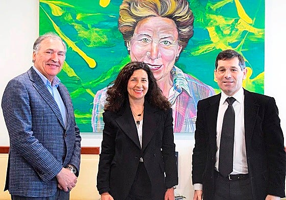 Juan Miguel Martínez Gabaldón (consejero delegado de la empresa), Lourdes Gullón (presidenta Gullón) y Francisco Hevia (director corporativo)