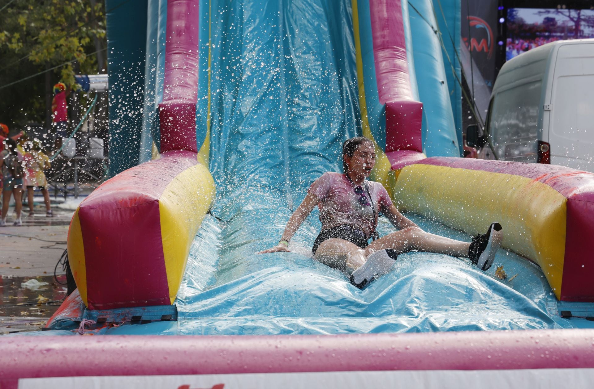 Palencia se tiñe de colores festivos