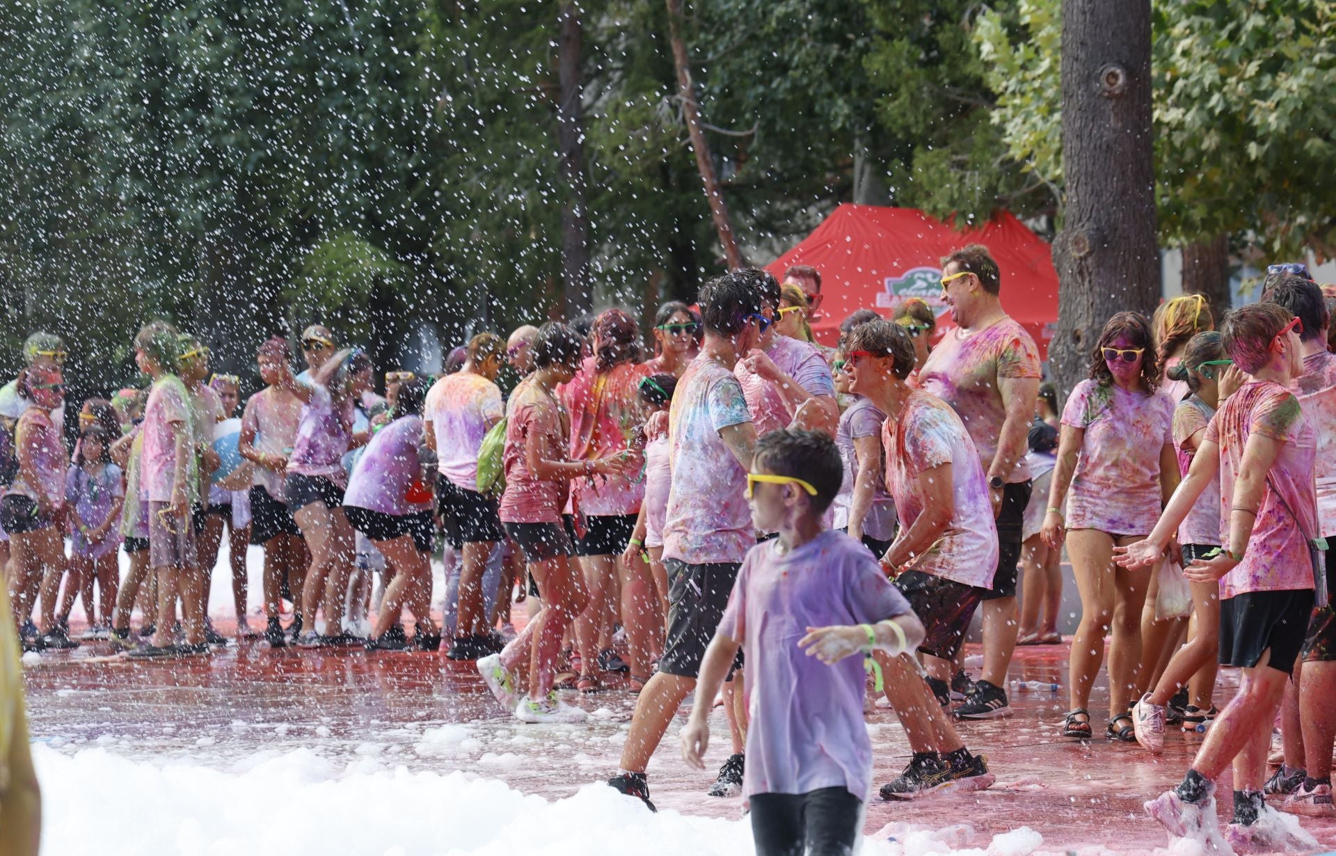 Palencia se tiñe de colores festivos