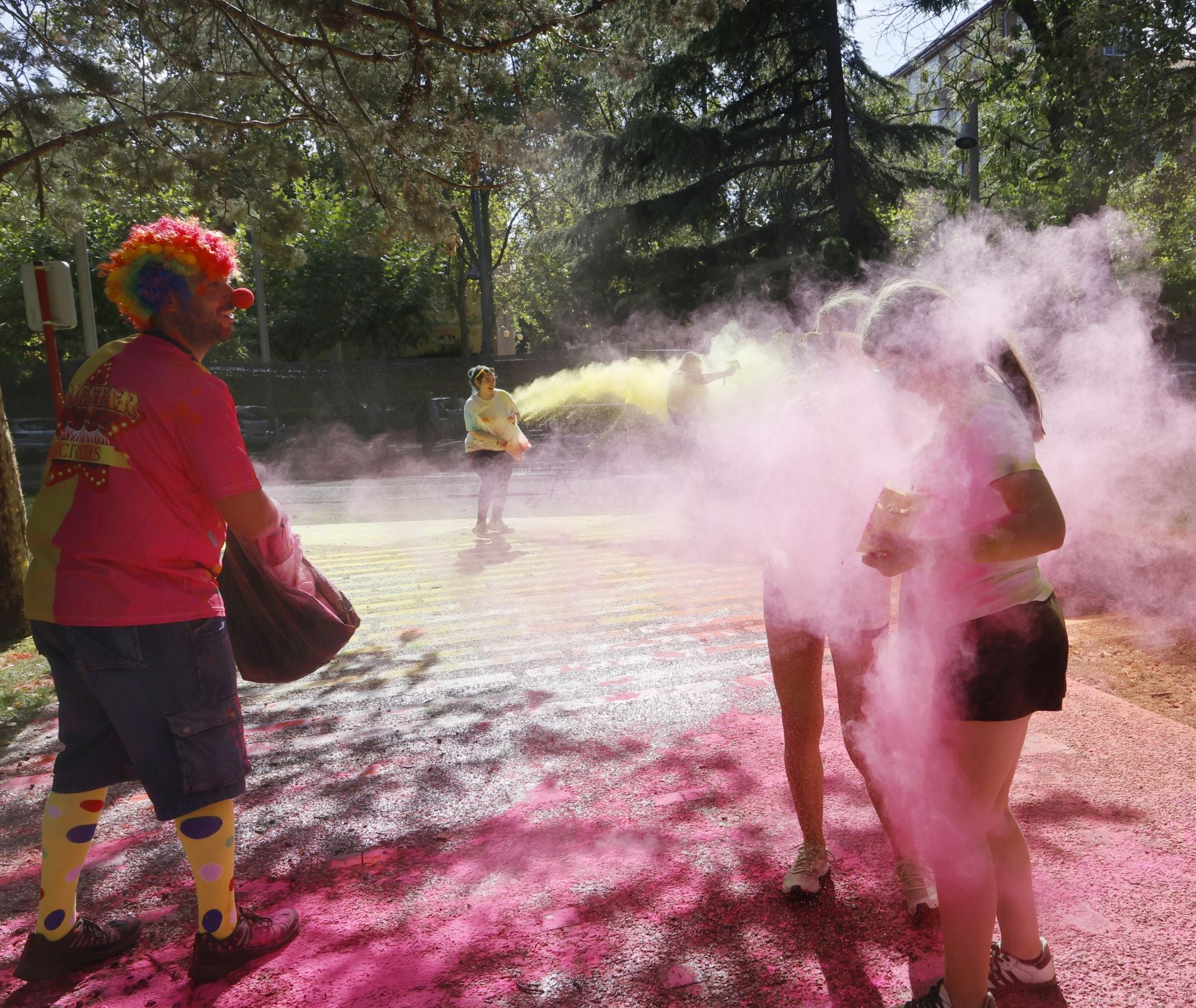 Palencia se tiñe de colores festivos