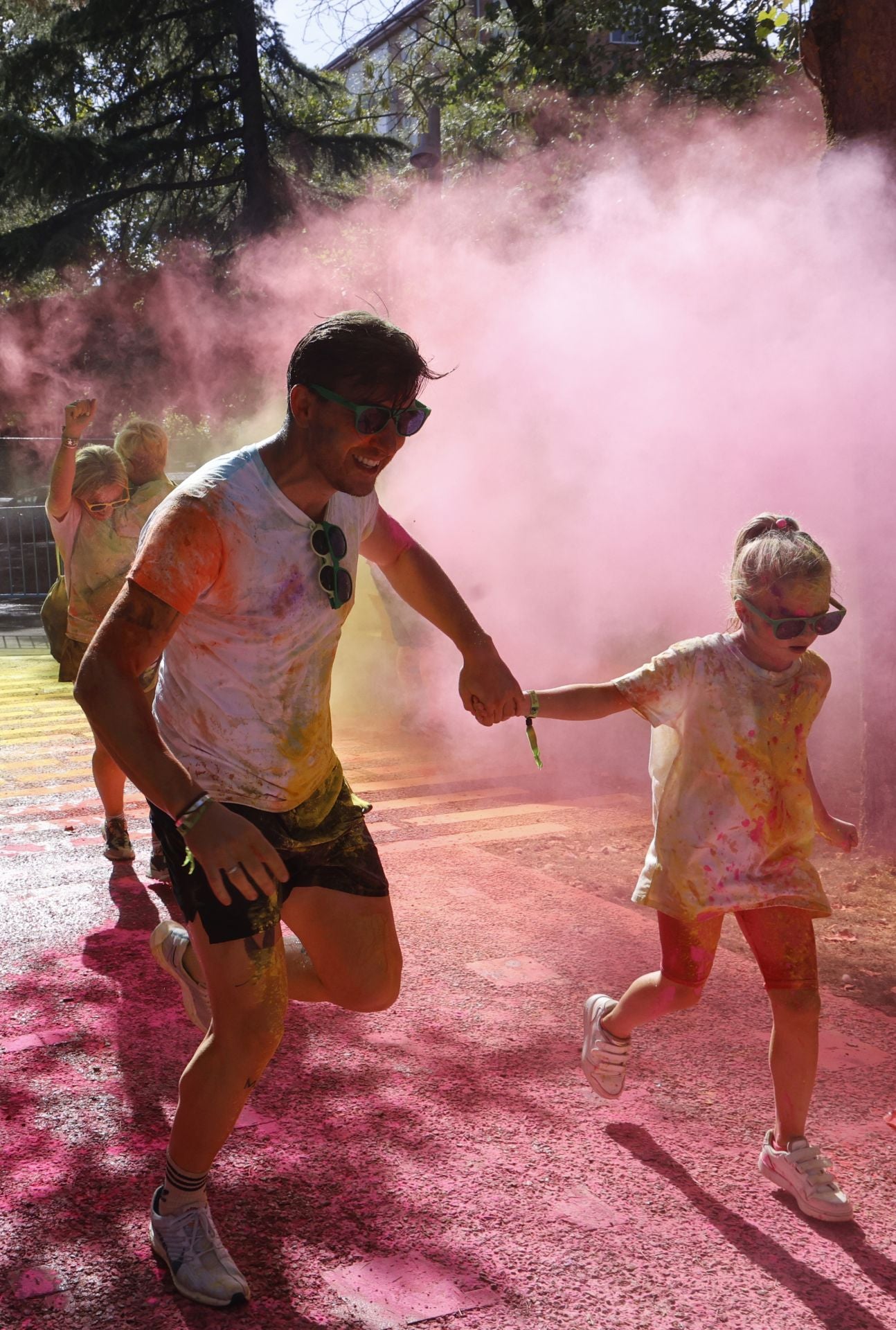 Palencia se tiñe de colores festivos
