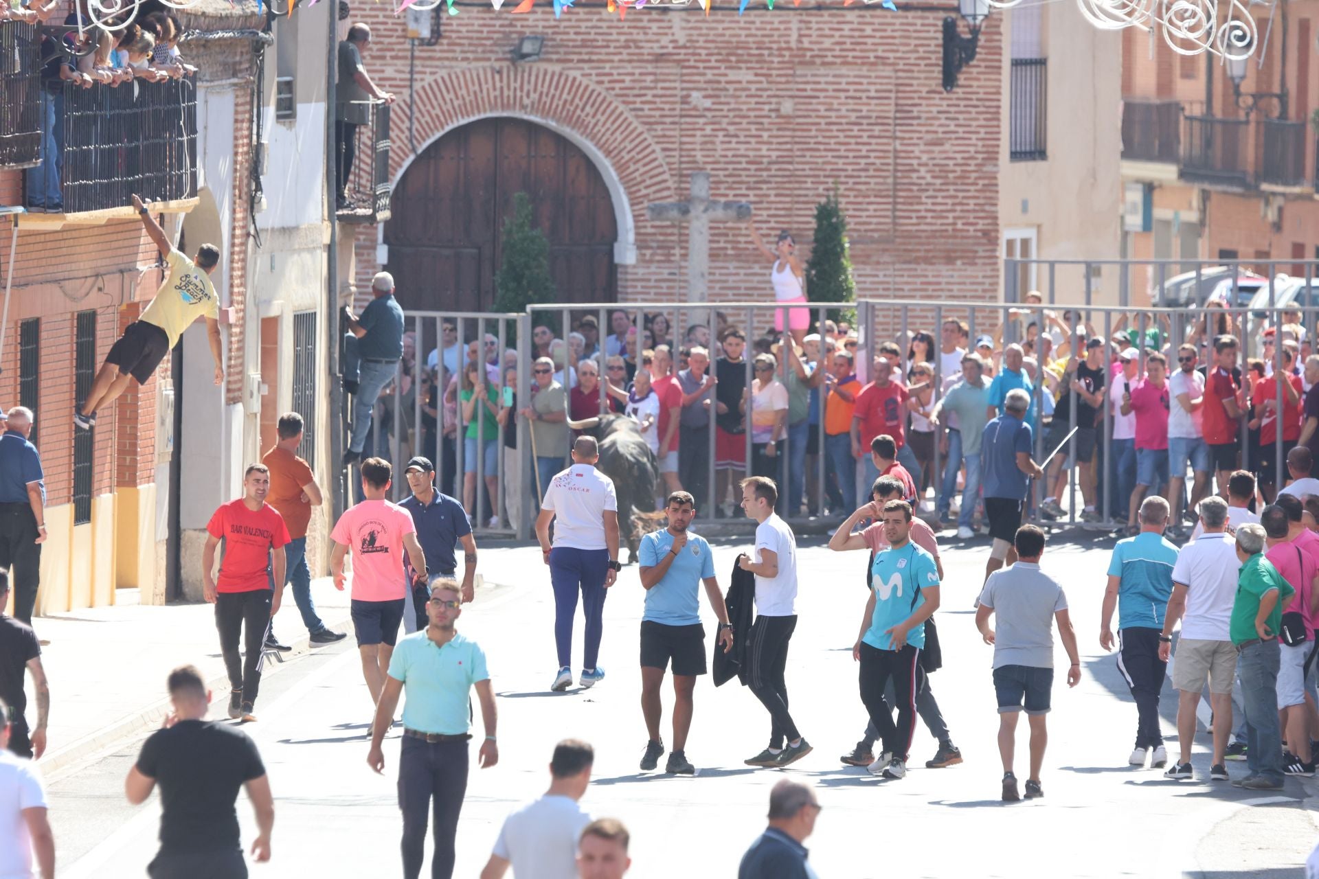La fotos del encierro urbano en las fiestas de Nava del Rey 2025