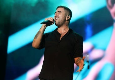 Beret comparte un salvavidas de canciones en la Plaza Mayor de Valladolid