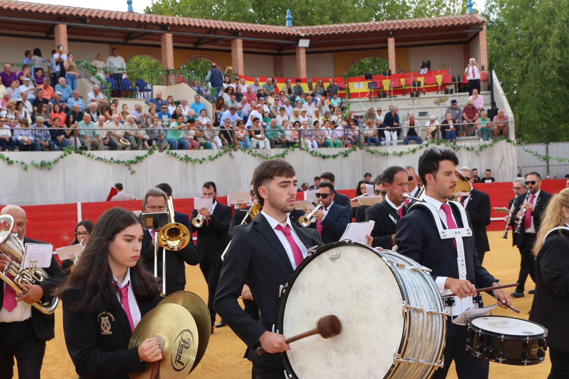 La inauguración de la plaza taurina de Alaejos, en imágenes