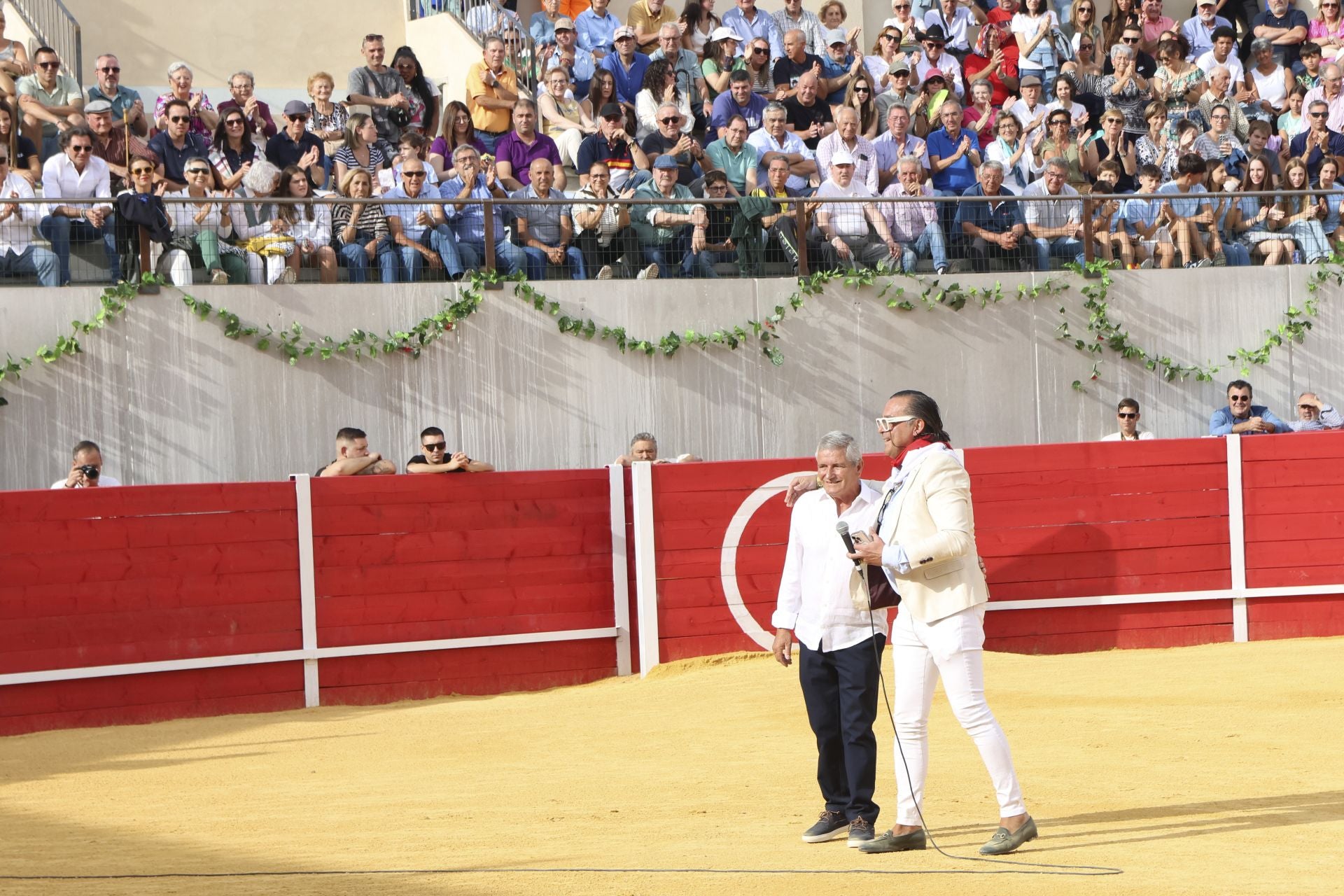 La inauguración de la plaza taurina de Alaejos, en imágenes