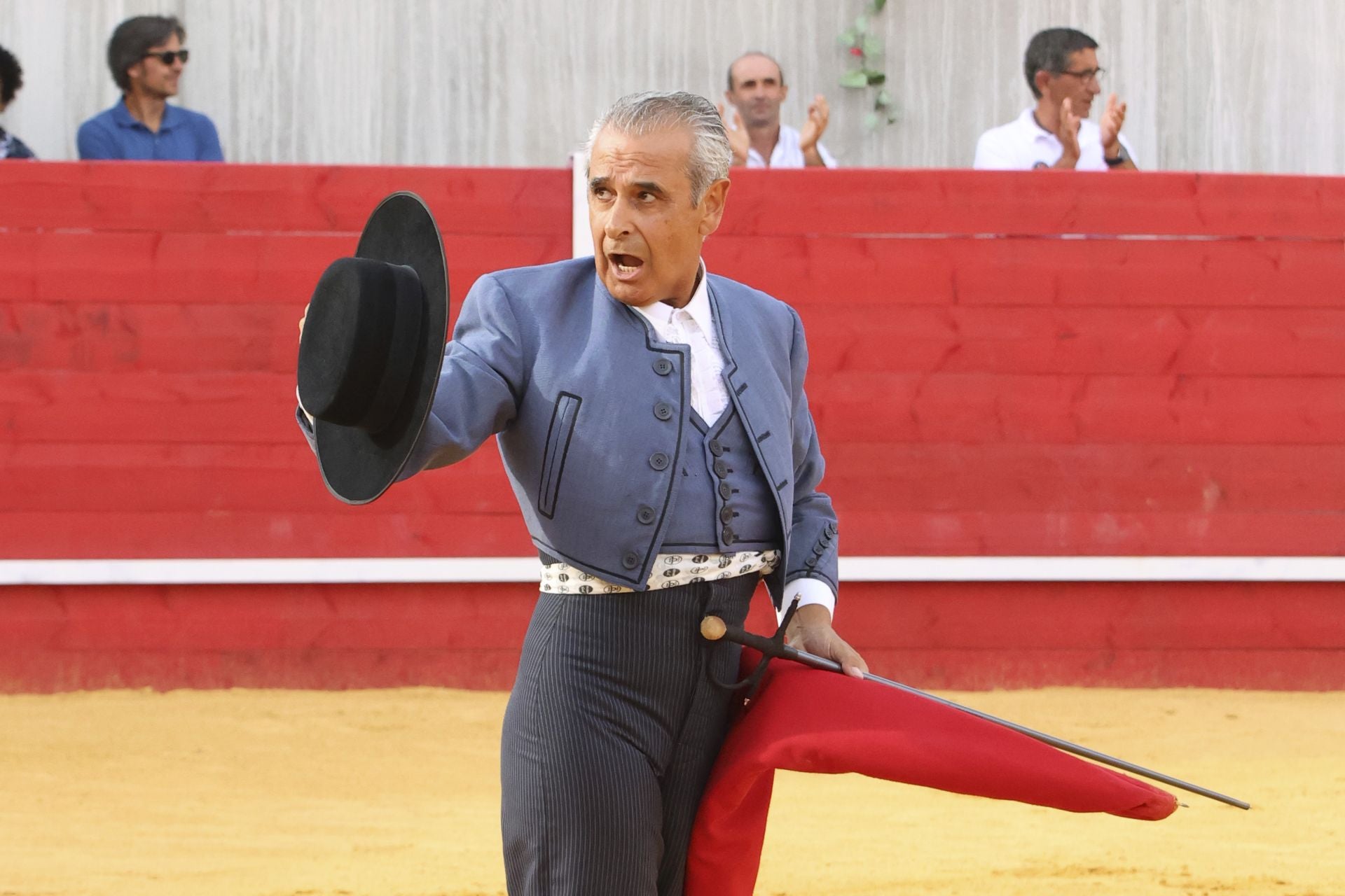 La inauguración de la plaza taurina de Alaejos, en imágenes