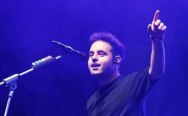 El cantante barcelonés DePol, en su concierto del Parque del Salón.