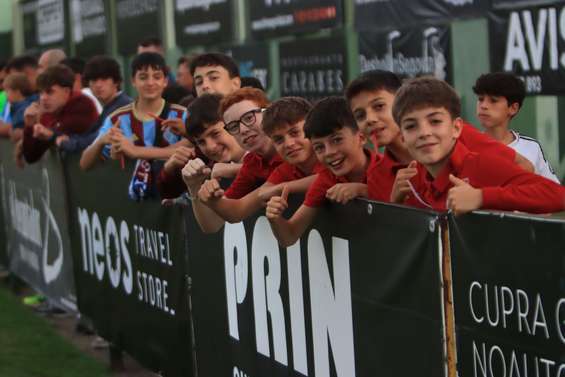 Búscate en las gradas de La Albuera durante el primer partido de la Sego