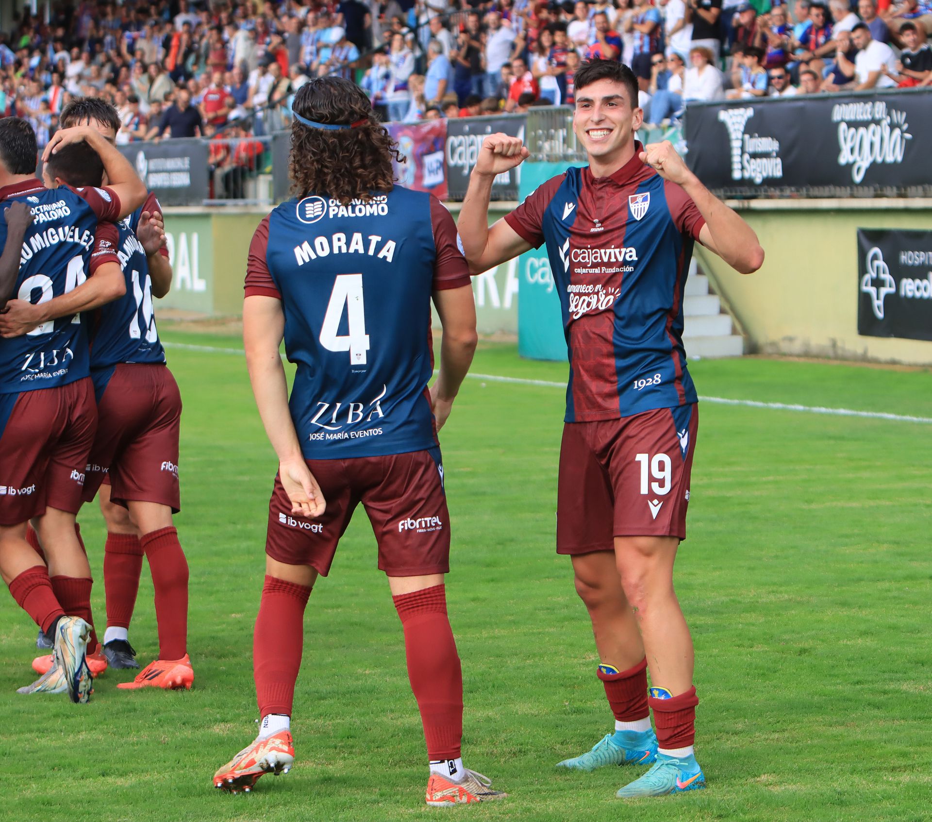 Fotos de la victoria de la Segoviana en su debut liguero