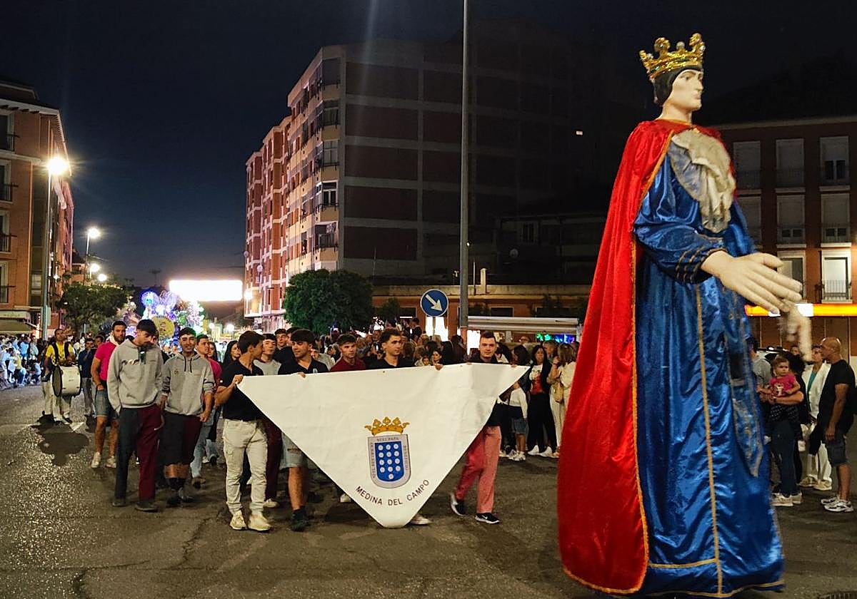 Desfile de carrozas en Medina del Campo.