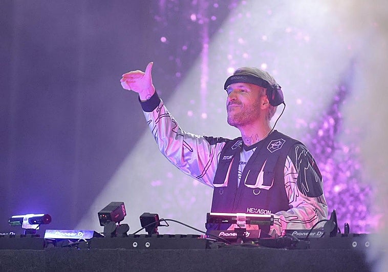 Don Diablo, durante un momento de su sesión en la Plaza Mayor de Valladolid.