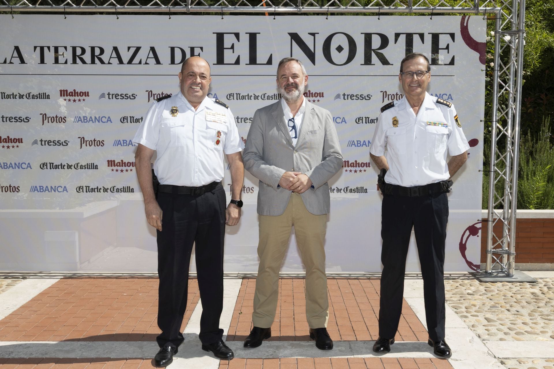 Juan Carlos Hernández, jefe superior de Policía de Castilla y León, Ángel Ortiz, director de El Norte, y Francisco Javier Oterino, comisario provincial de la Policía Nacional en Valladolid.