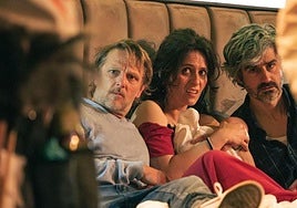 La protagonista de 'Una noche en la suite' coge al bebe del parto.