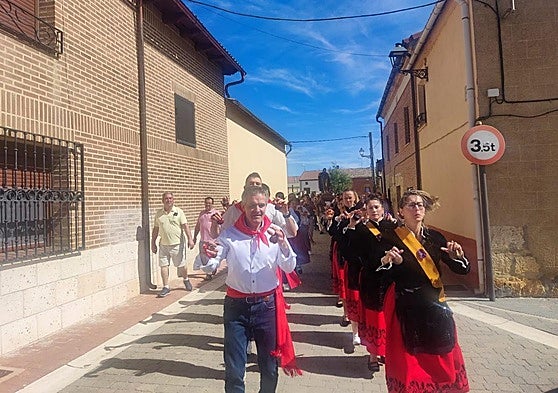 Baile tradicional durante las fiestas.