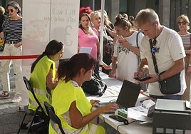 Reparto de bonos comercio en Segovia.