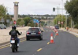 La VA-20, en sentido norte a la altura de Mercaolid, abierta al tráfico este miércoles.