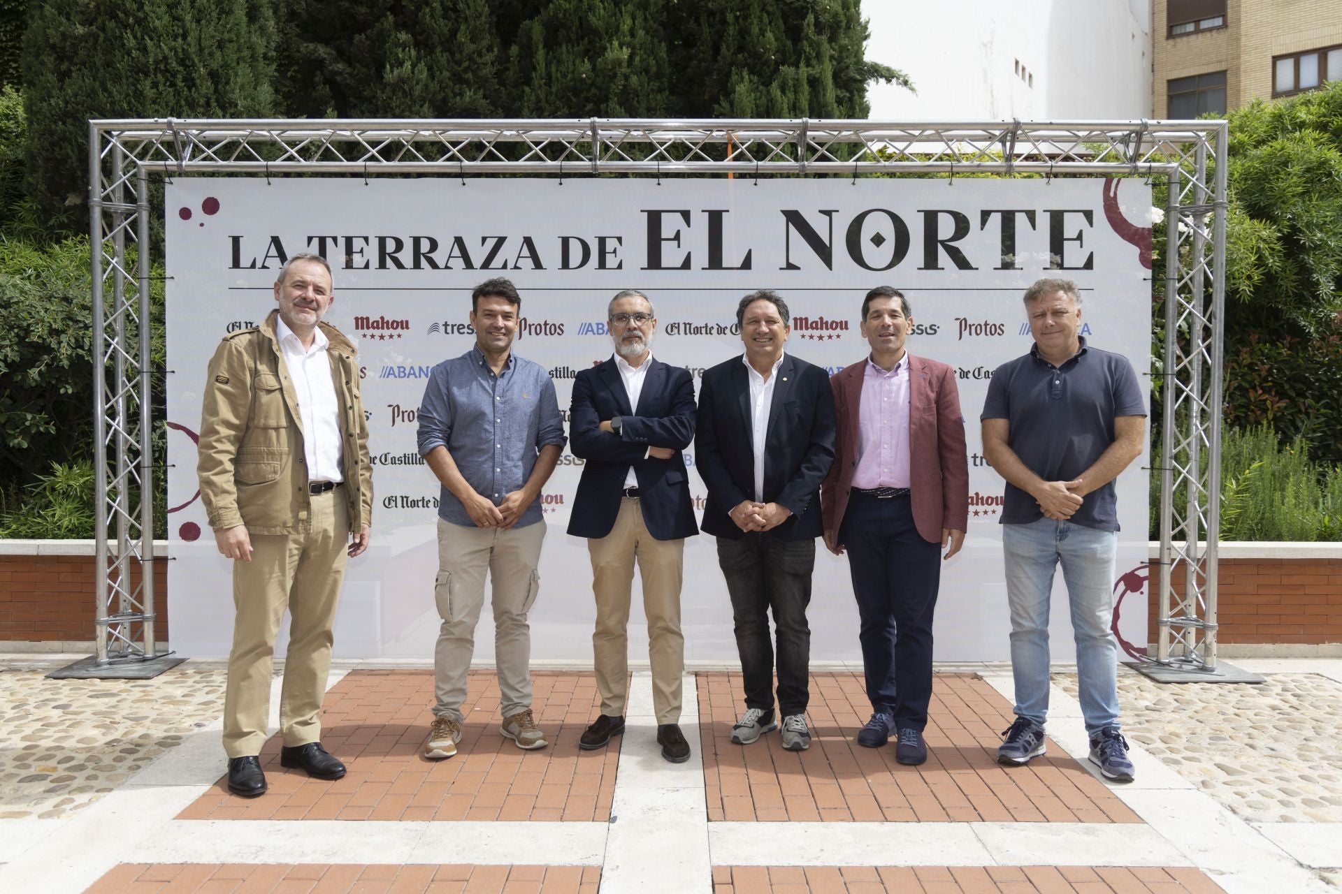 Ángel Ortiz, director de El Norte, José Antonio González Poncela, de Fundación Eusebio Sacristán, Julián Picapiedra, de Michelin, Eusebio Sacristán, de Fundación Eusebio Sacristán, Paco Hevia, de Fundación Execyl, y Pedro Pablo Crespo, de Fundación Eusebio Sacristán.