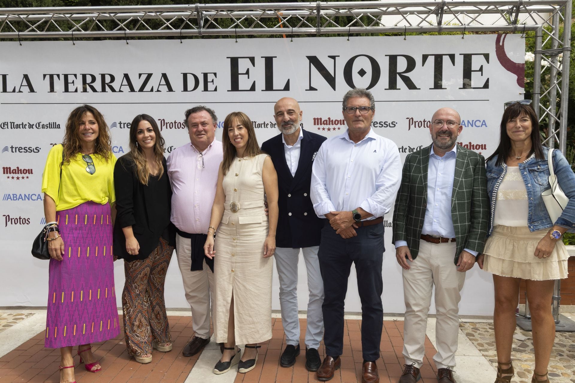 Virginia García, de BBVA, Patricia Gibert, de Grupo Entrepinares, Cachumba, del VRAC, Silvia Gómez, de Grupo Entrepinares, Francisco del Cura, de Fremap, Jorge Calleja, del VRAC, Roberto Cabezas, de Grupo Entrepinares, y Sonia Gallego, de Gesvalt.