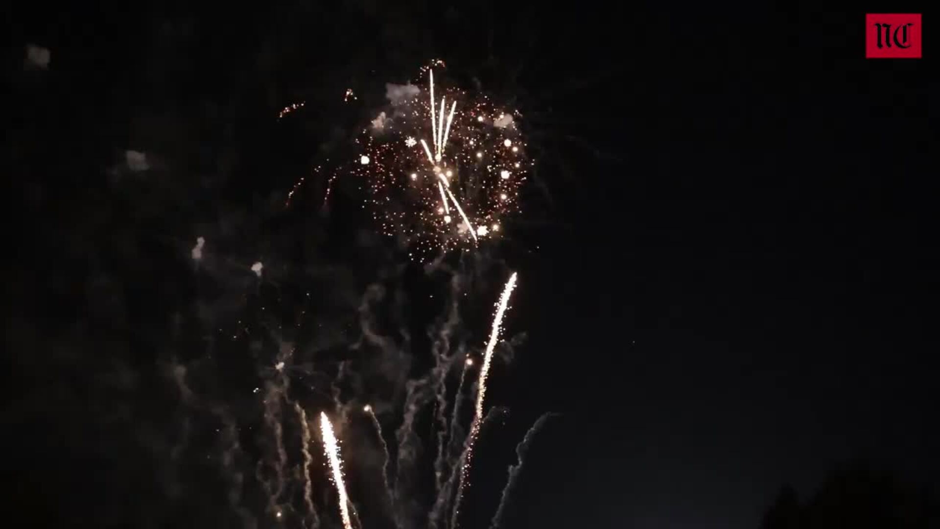Los fuegos artificiales iluminan la noche en las fiestas de Valladolid