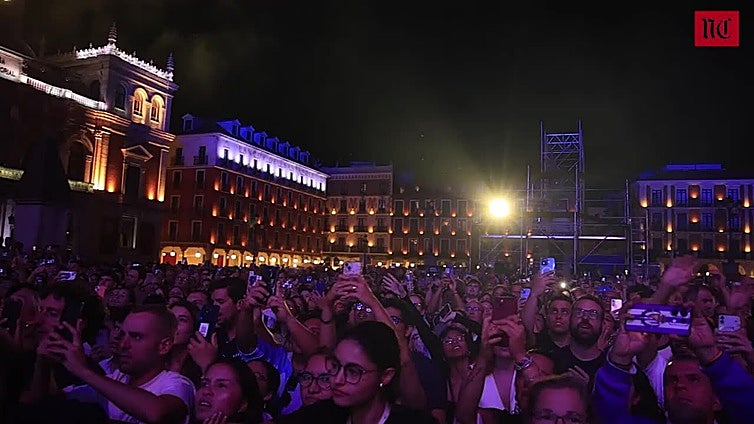 James Blunt encandila la Plaza Mayor de Valladolid