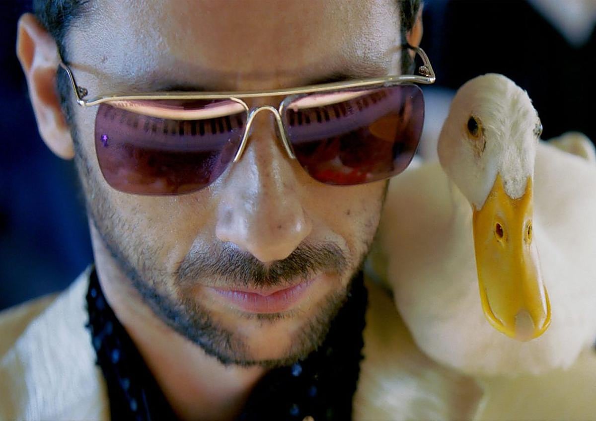 Imagen secundaria 1 - Escenas de 'Duse', 'Yes' y Josh O'Connor en 'The Mastermind'.