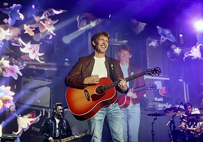 James Blunt, durante su concierto en la Plaza Mayor.
