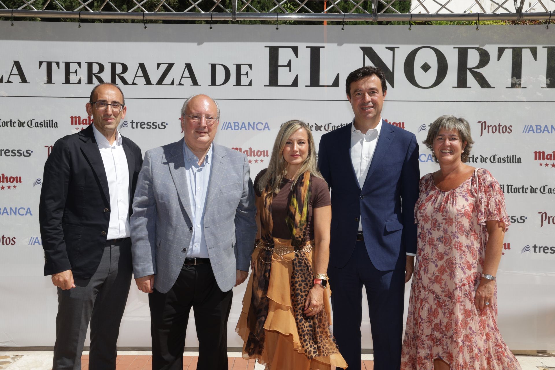 Javier Martín, de Banco Santander, Enrique Cabero, de CESCyL, Arancha Hoyos y Rubén García, de Banco Santander, y Charo López, de El Norte.