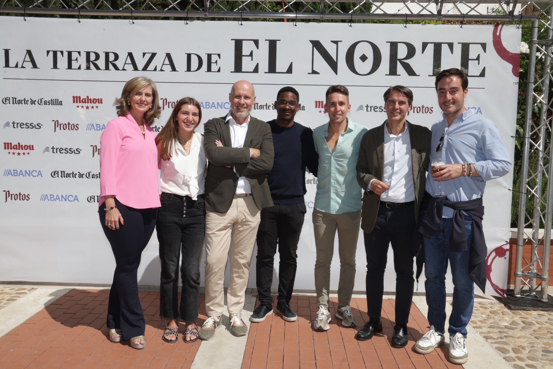 Queti de Fuentes, Elena García, Miguel de Fuentes, Carlos Elori, Óscar Muñoz, Julio de Fuentes y Hugo Rodríguez, de Inmobiliaria Finvall.