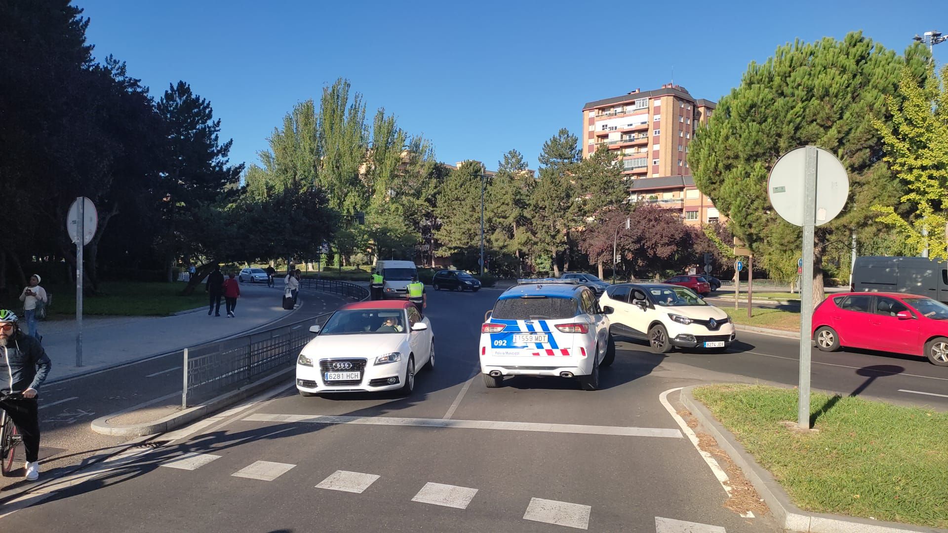 Avenida de Salamanca, con presencia policial.