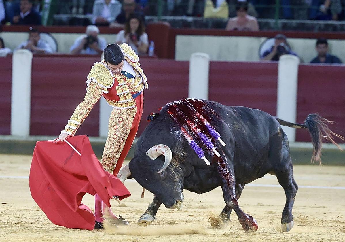 Emilio de Justo, durante el mano a mano con Talavante.