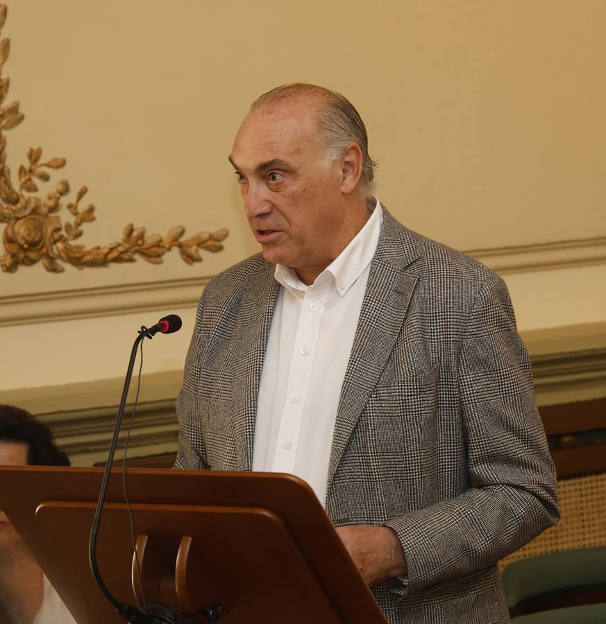 Así es la exposición en honor a Luis González en el Casino