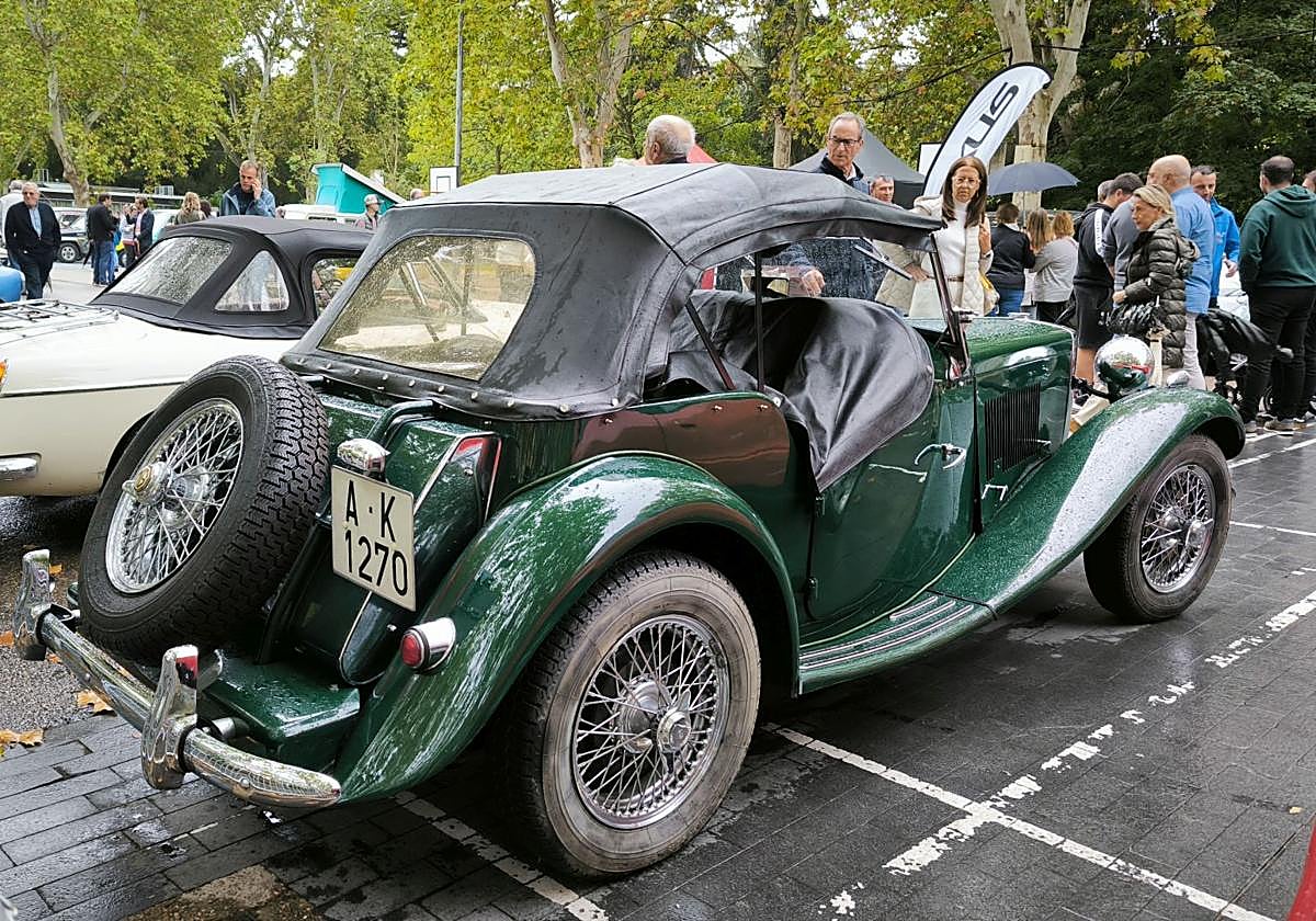 Uno de los vehículos participantes en la pasada edición de Valladolid Motor Vintage.