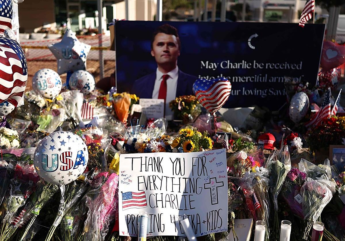 Los habitantes de Arizona lloran la muerte de Charlie Kirk.