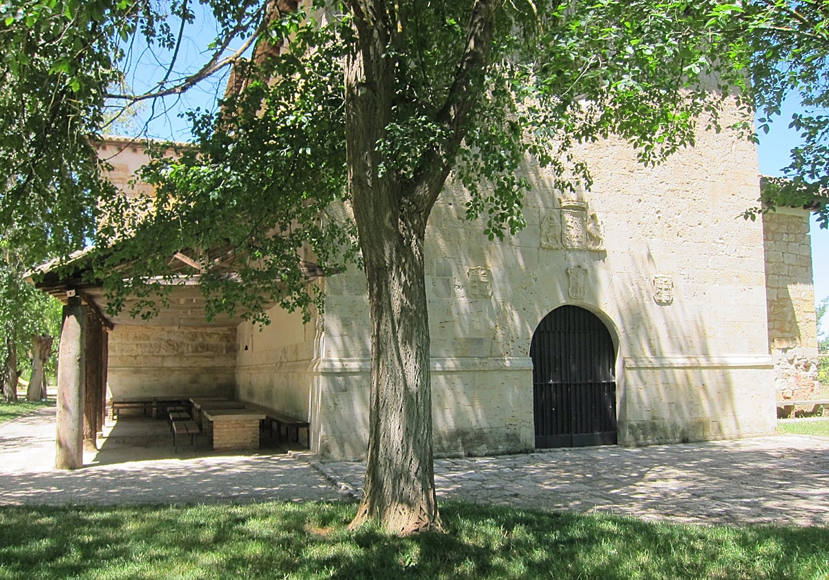 Entrada a la ermita de la Virgen de Castilviejo