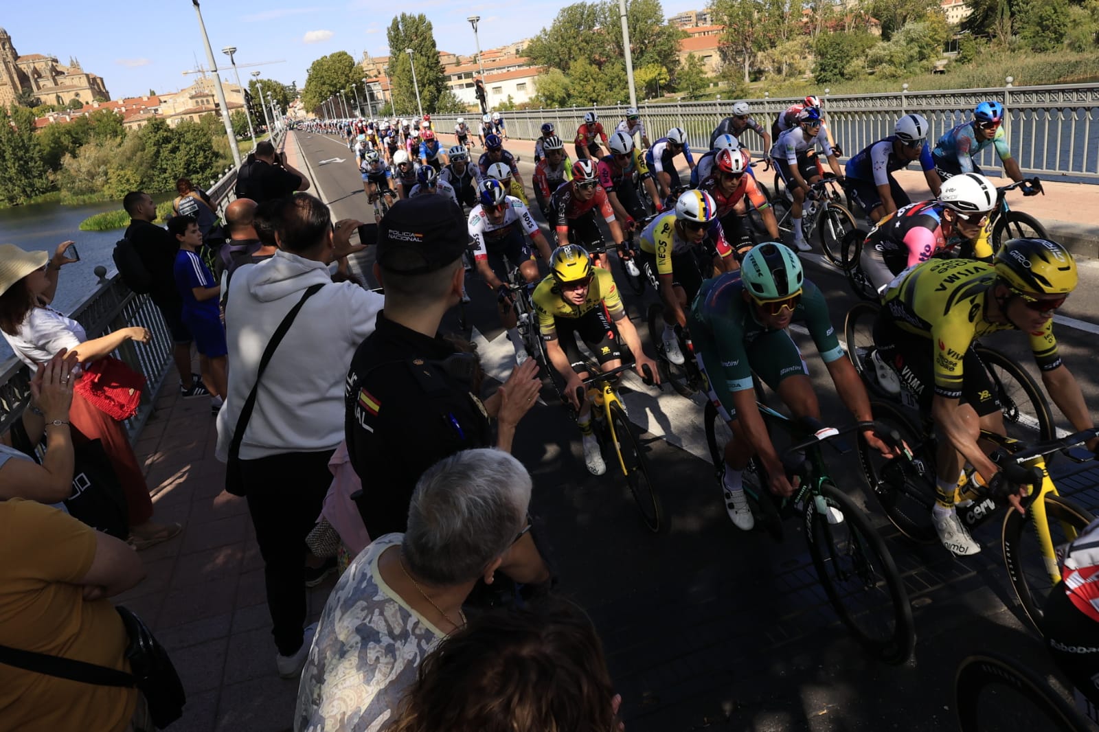 El paso de la Vuelta por Salamanca: más aplausos que banderas y un líder &#039;pillo&#039;