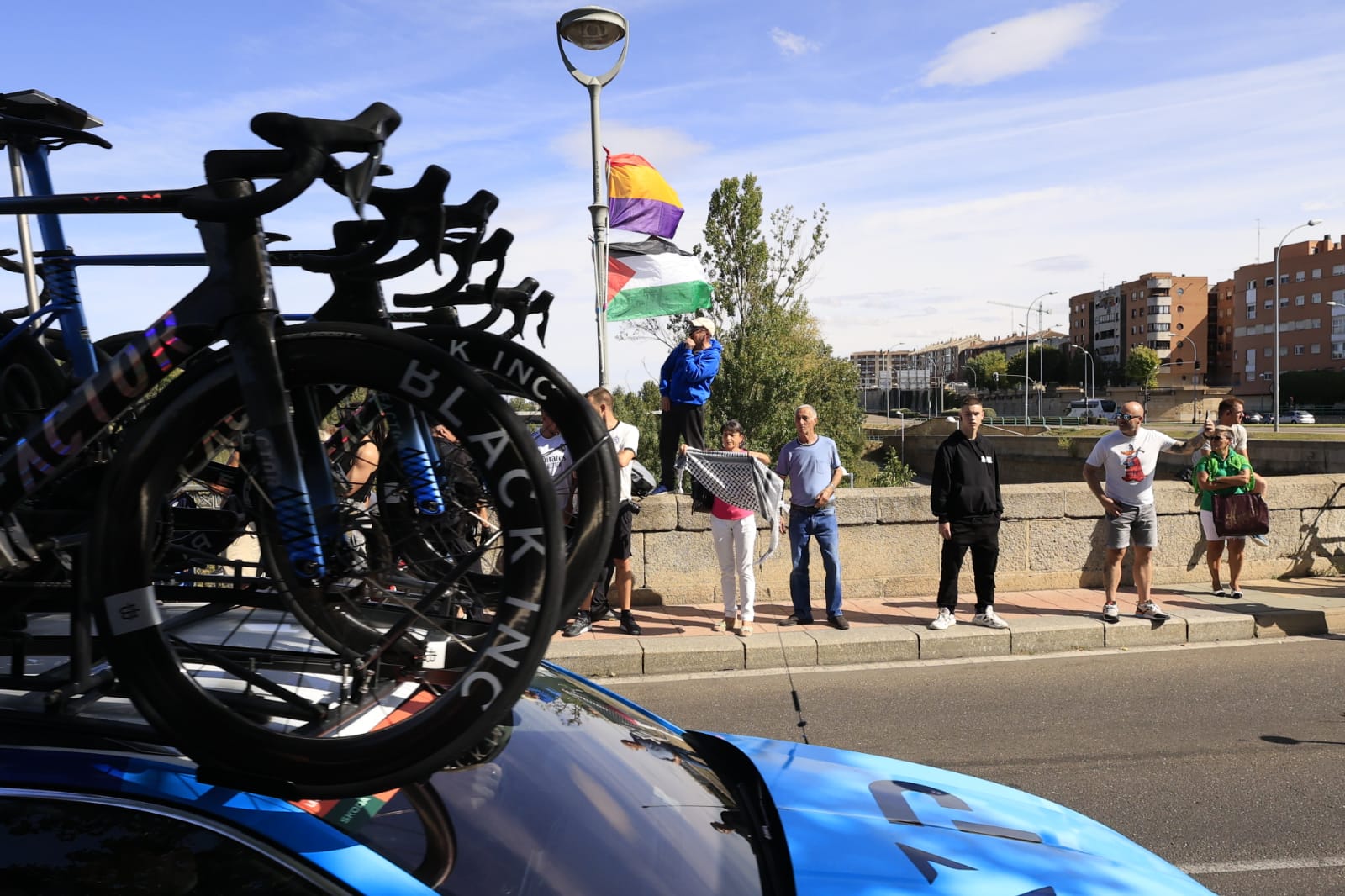 El paso de la Vuelta por Salamanca: más aplausos que banderas y un líder &#039;pillo&#039;