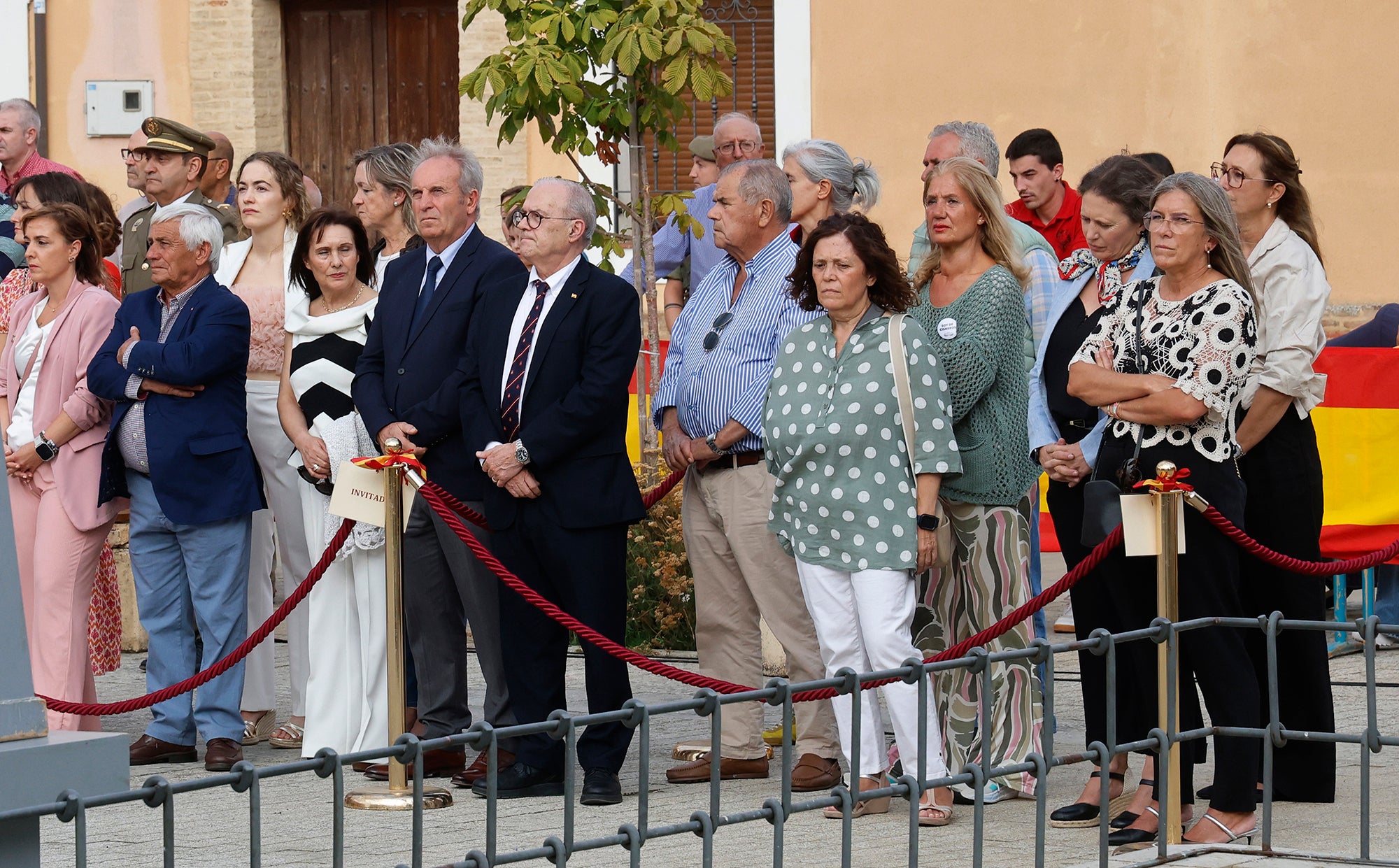 Cisneros homenajea a la bandera