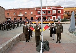 Cisneros homenajea a la bandera