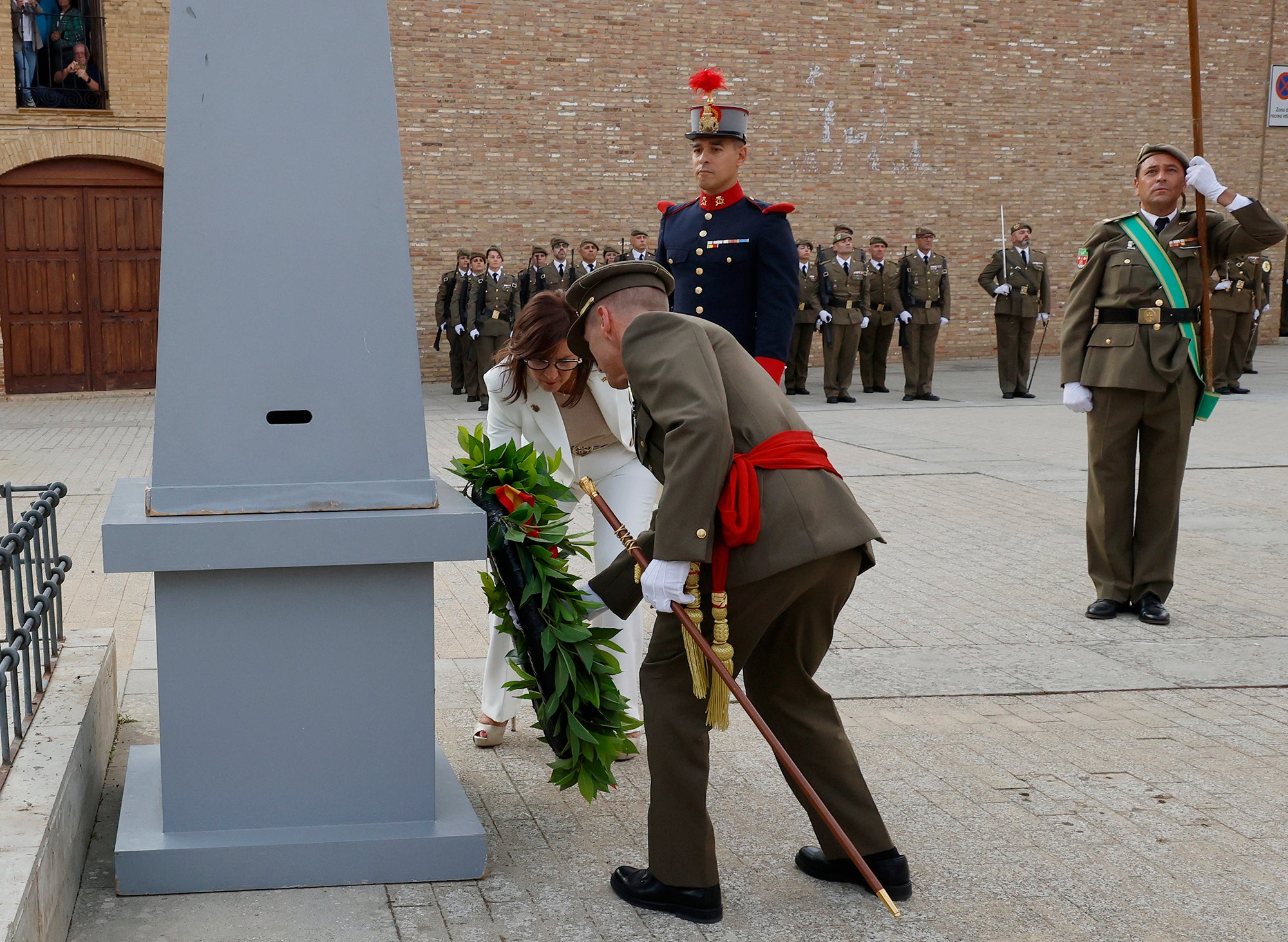 Cisneros homenajea a la bandera