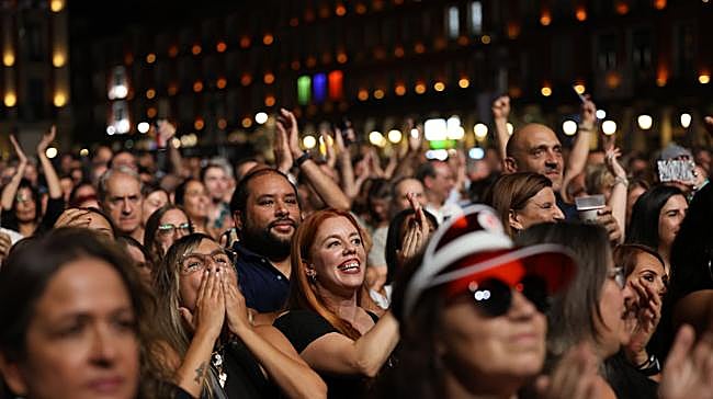 ¿Qué cantantes compartieron velada en 2010 durante las fiestas de Valladolid?