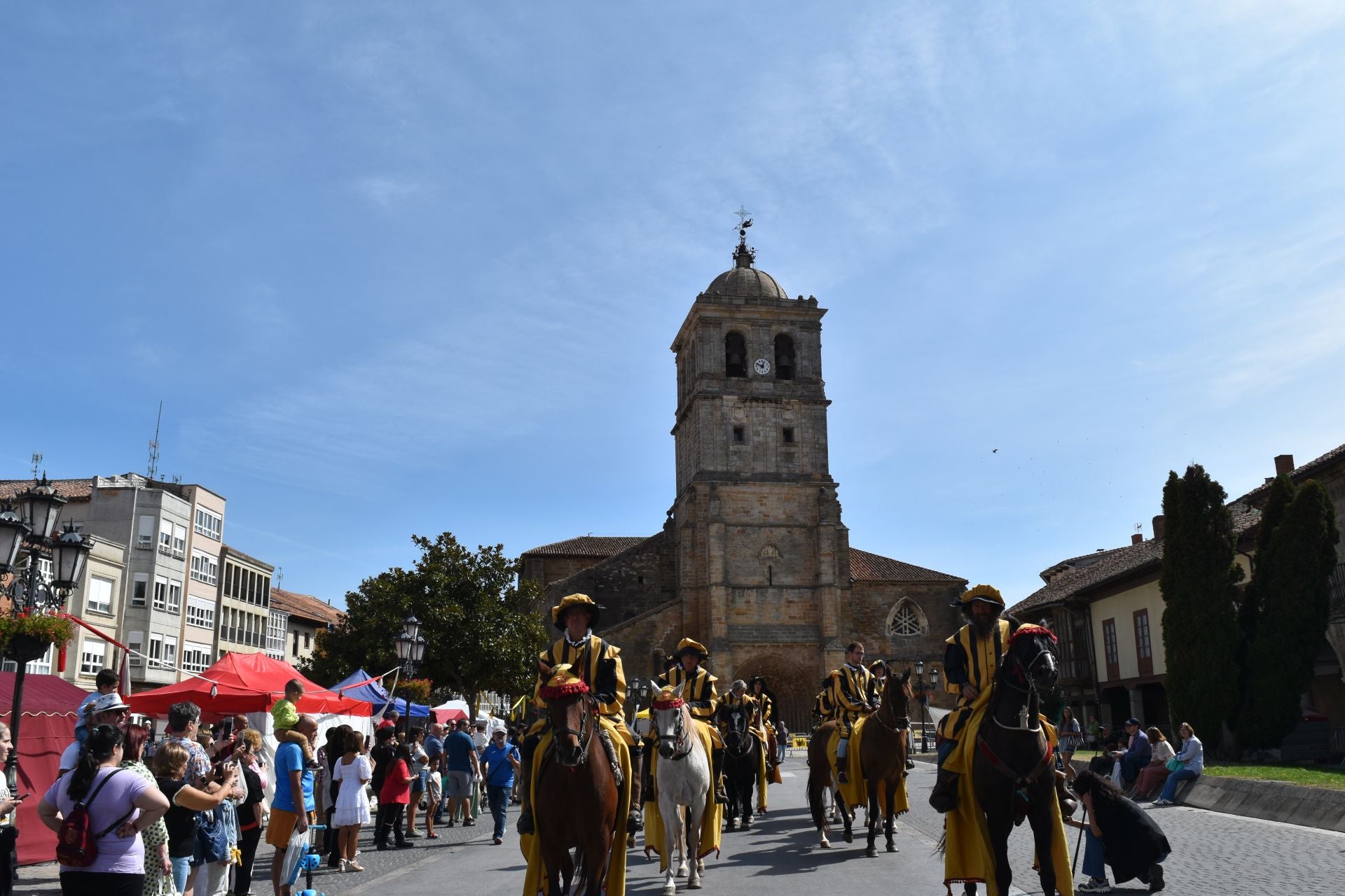Carlos I y su hermana Leonor regresan a Aguilar de Campoo